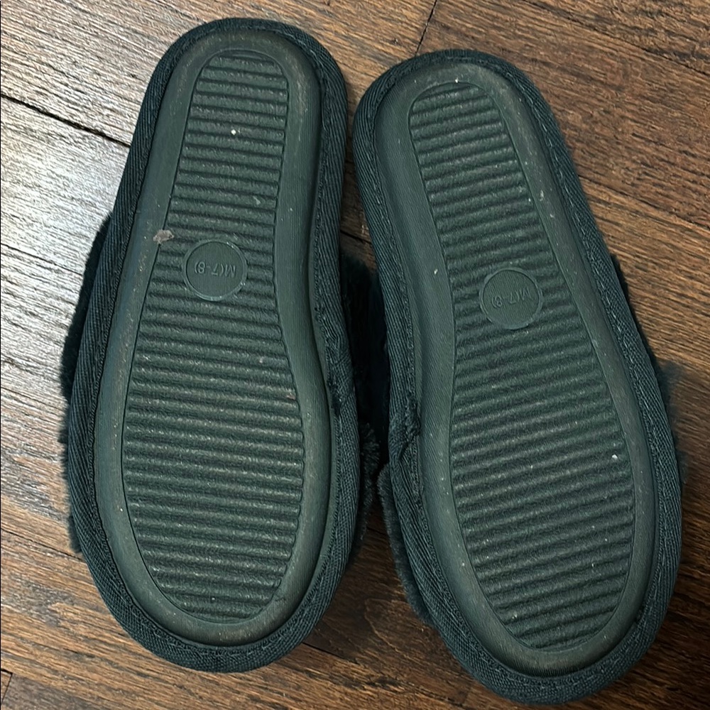 Jessica Simpson Faux Fur slippers - Picture 3 of 4